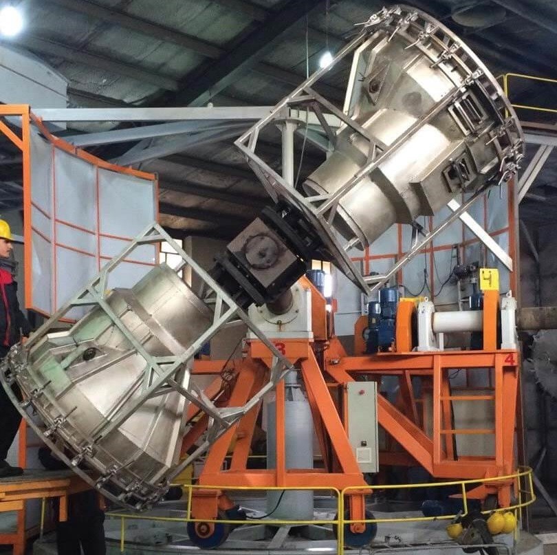 فرآیند تولید منهول پلی‌اتیلن | بررسی خط تولید و مراحل قالب‌گیری دورانی